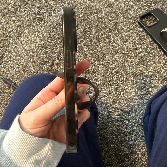 Loopy Case Tortoise Shell Phone Case with Loop - Picture 3 of 4